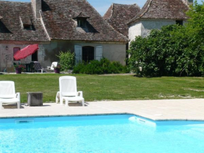 luxury cottage for 2, beautiful views, large swimming pool, no children